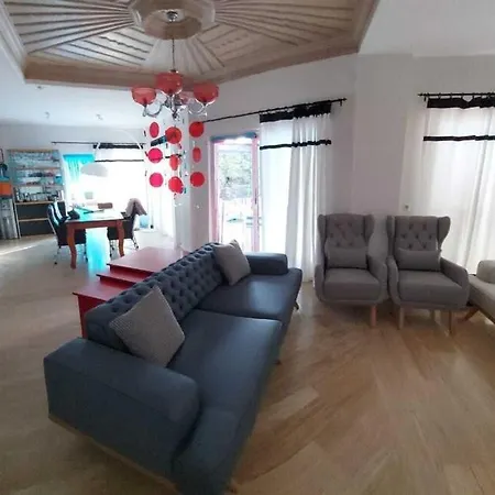Private 3 Bedroom Perfect Location Villa