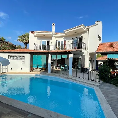 Private 3 Bedroom Perfect Location Villa *